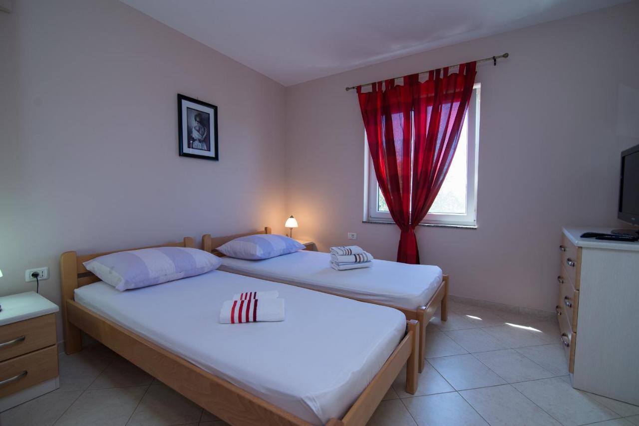 Apartments With A Parking Space Punta Kriza, Cres - 8082 Екстериор снимка