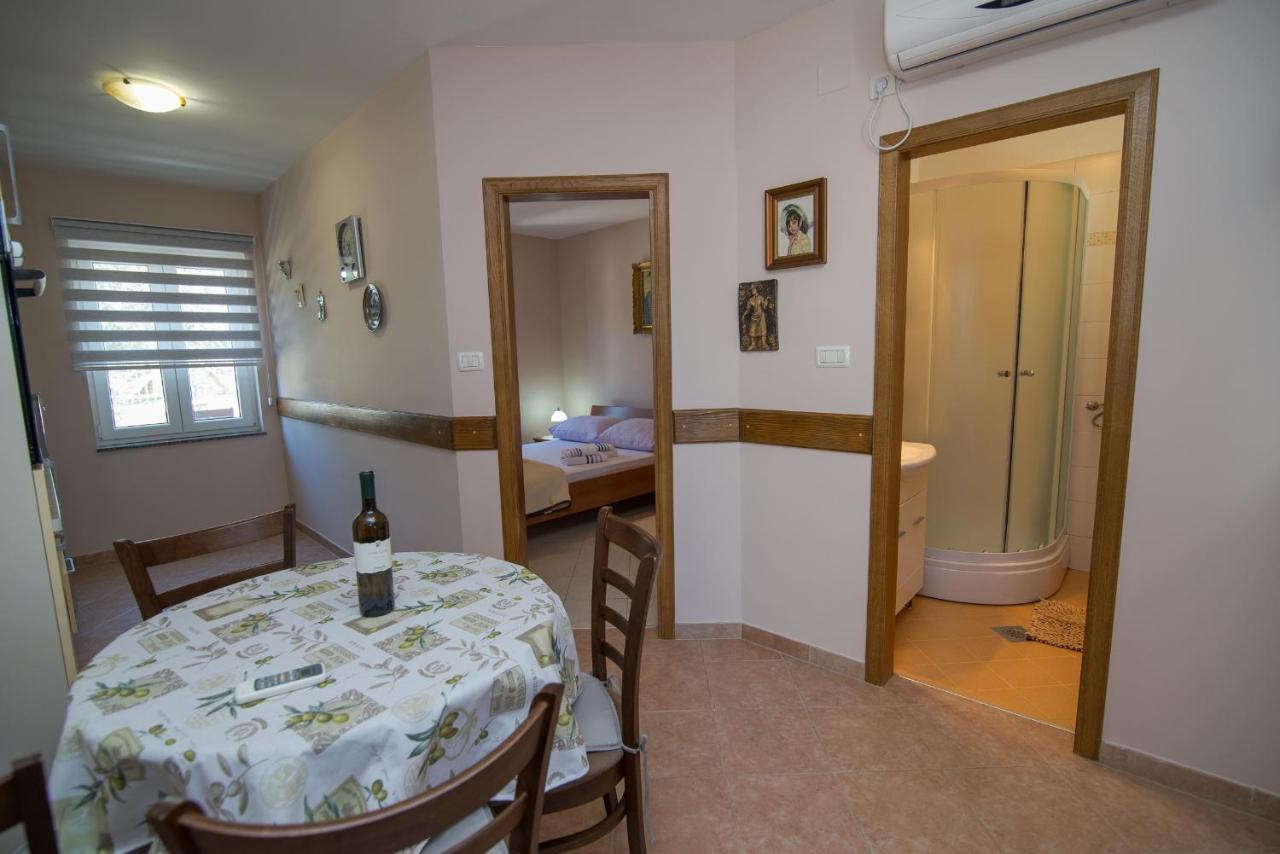 Apartments With A Parking Space Punta Kriza, Cres - 8082 Екстериор снимка