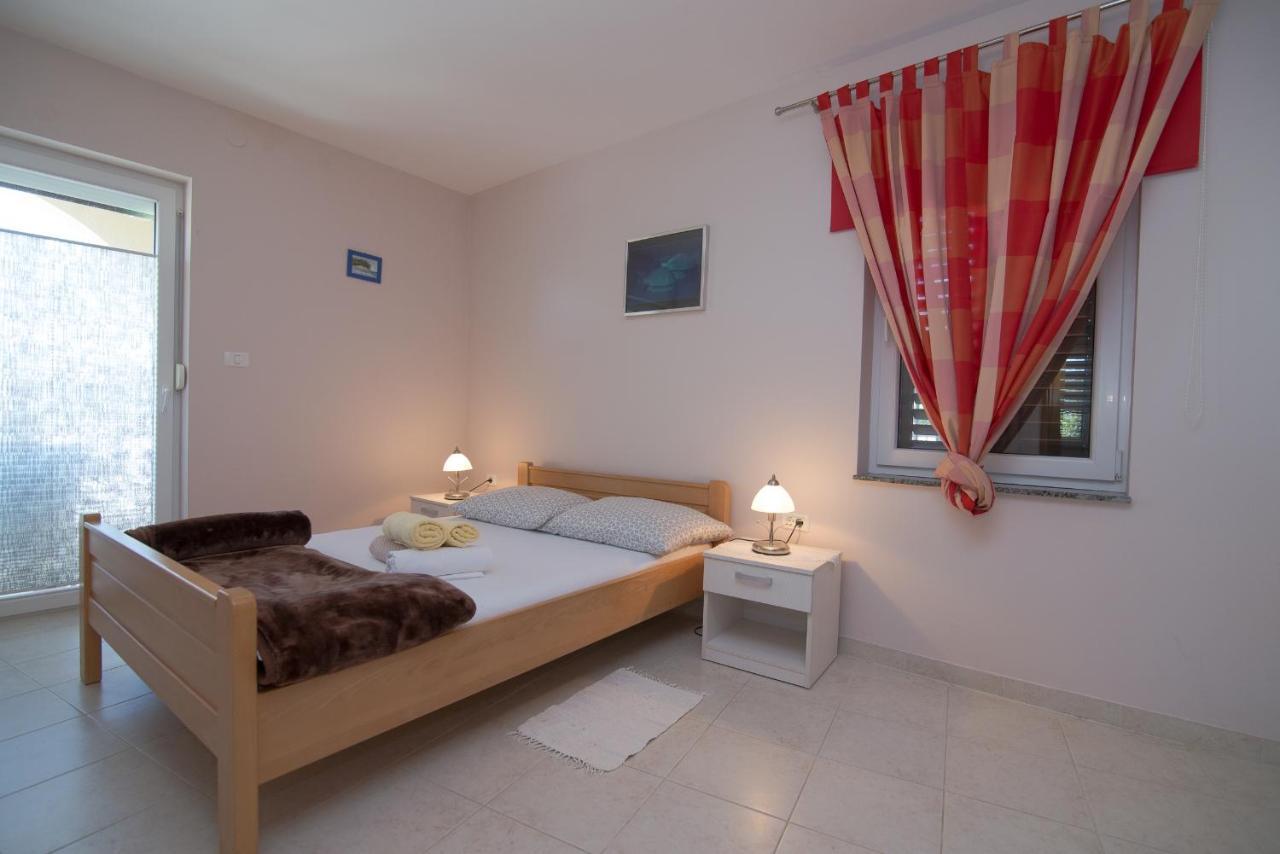 Apartments With A Parking Space Punta Kriza, Cres - 8082 Екстериор снимка